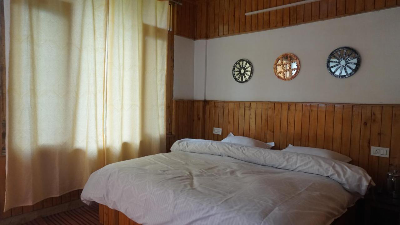 Freebird Nest 2 Stays & Cafe Jibhi Exteriör bild